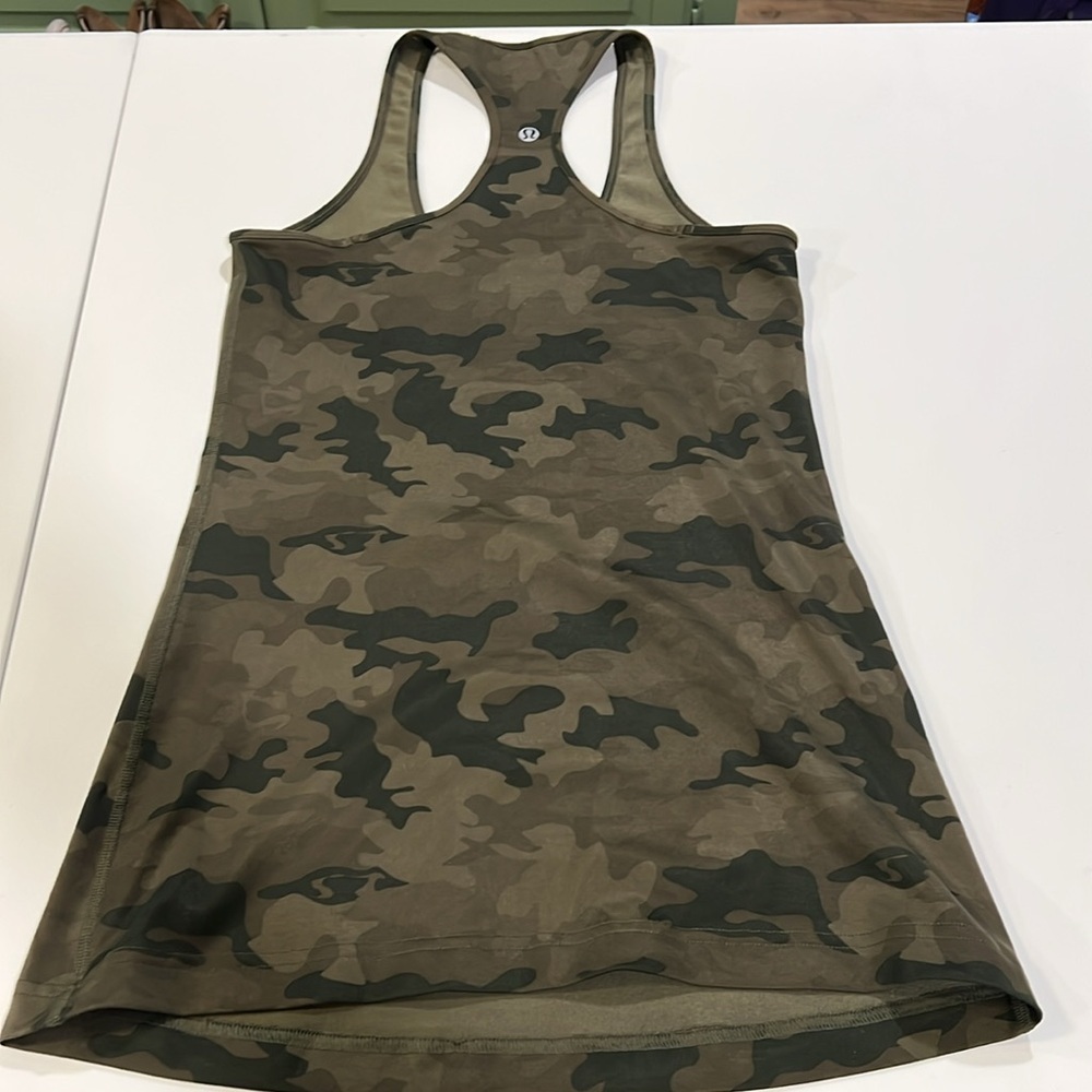 Lululemon -‎ Cool Racer, camo/fatigues tank - Picture 2 of 5